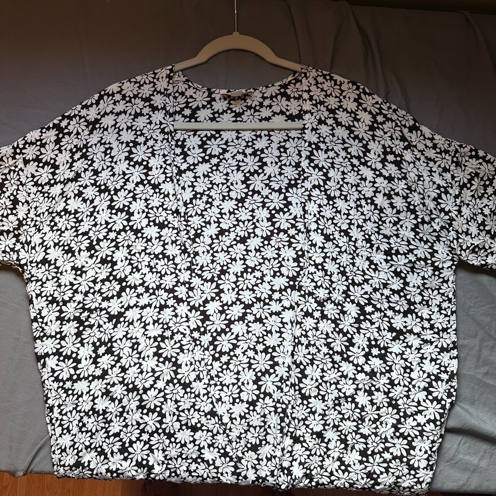 Floral Black and White Women's Cardigan Sweater Size M/L Loft